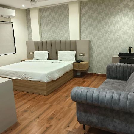 Hotel Sharma Regency Лакхнау Екстер'єр фото