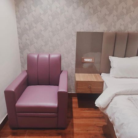 Hotel Sharma Regency Лакхнау Екстер'єр фото