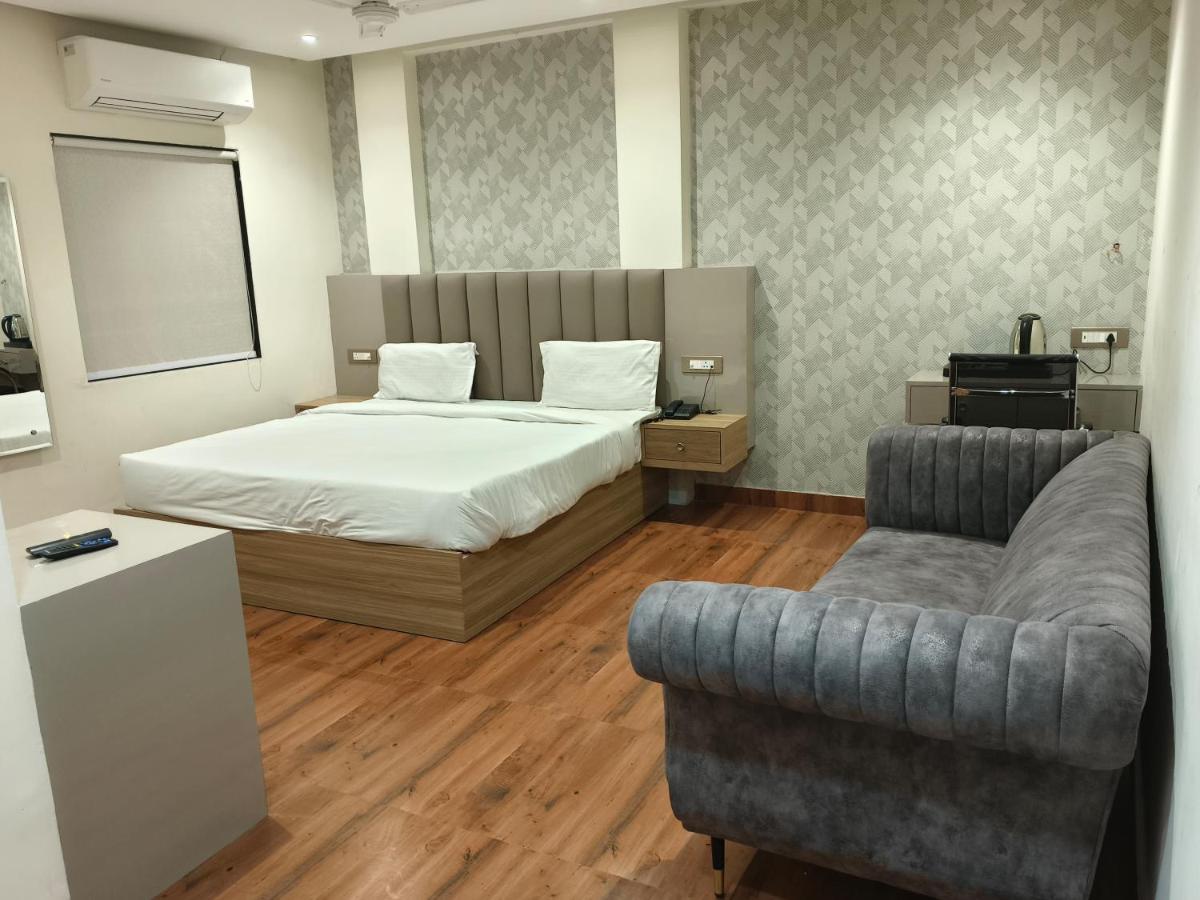 Hotel Sharma Regency Лакхнау Екстер'єр фото