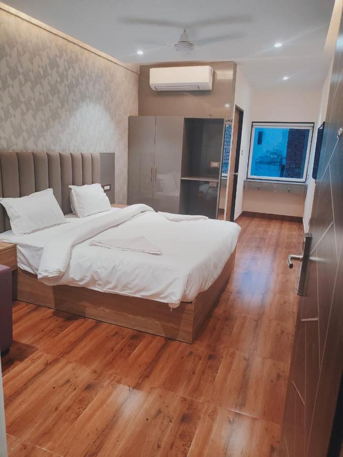 Hotel Sharma Regency Лакхнау Екстер'єр фото